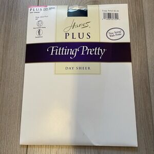 Vintage Hanes Women's Pantyhose Plus Day Sheer Non Control Top Black Size 1 Plus